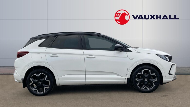 Vauxhall Grandland 1.5 Turbo D Ultimate 5dr Auto Diesel Hatchback